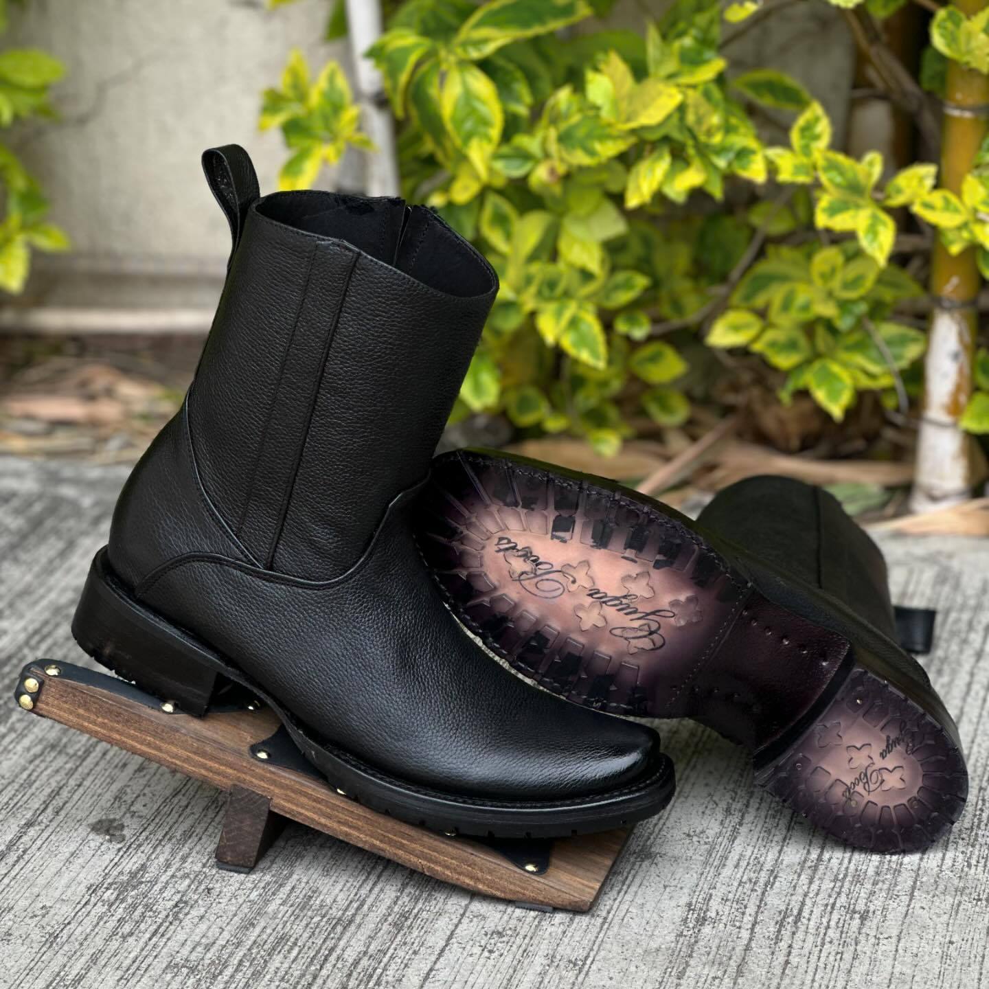 2024 Men's Fashionable Cowhide Denim Boots